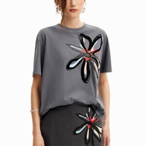 Flower illustration T-shirt